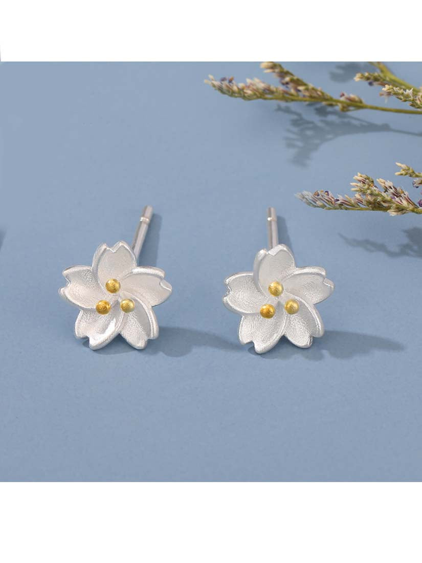 STE321E - White Earrings